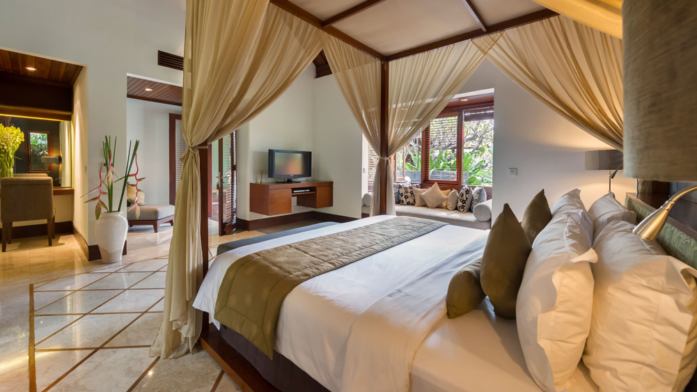 Villa Asta - Opulent master bedroom one